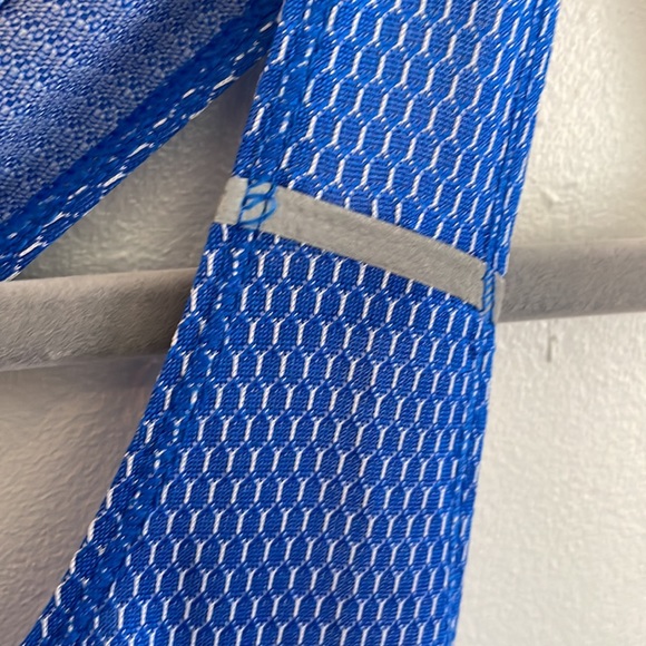 XL Blue Reflective Tank Top - Picture 4 of 7